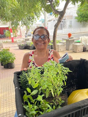 Nora Mesa ( Recibe y enrega Enilse Dominguez).jpeg