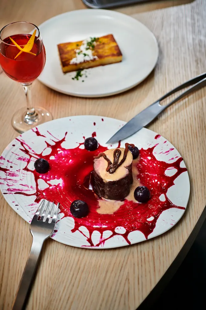 IMG-SCL-2021-FNB-Test-Kitchen-drinks-dessert-7115F-UNCROPPED 1000px.jpg