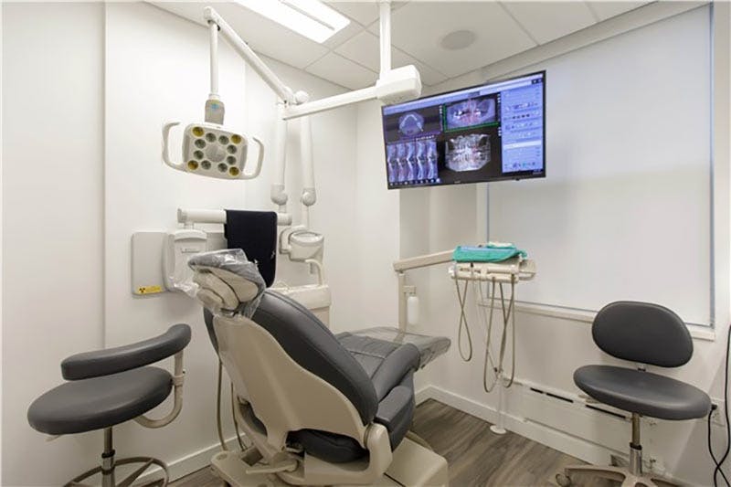 nyc-dental-implant-specialist-Manhattan-implants-center-10.jpg