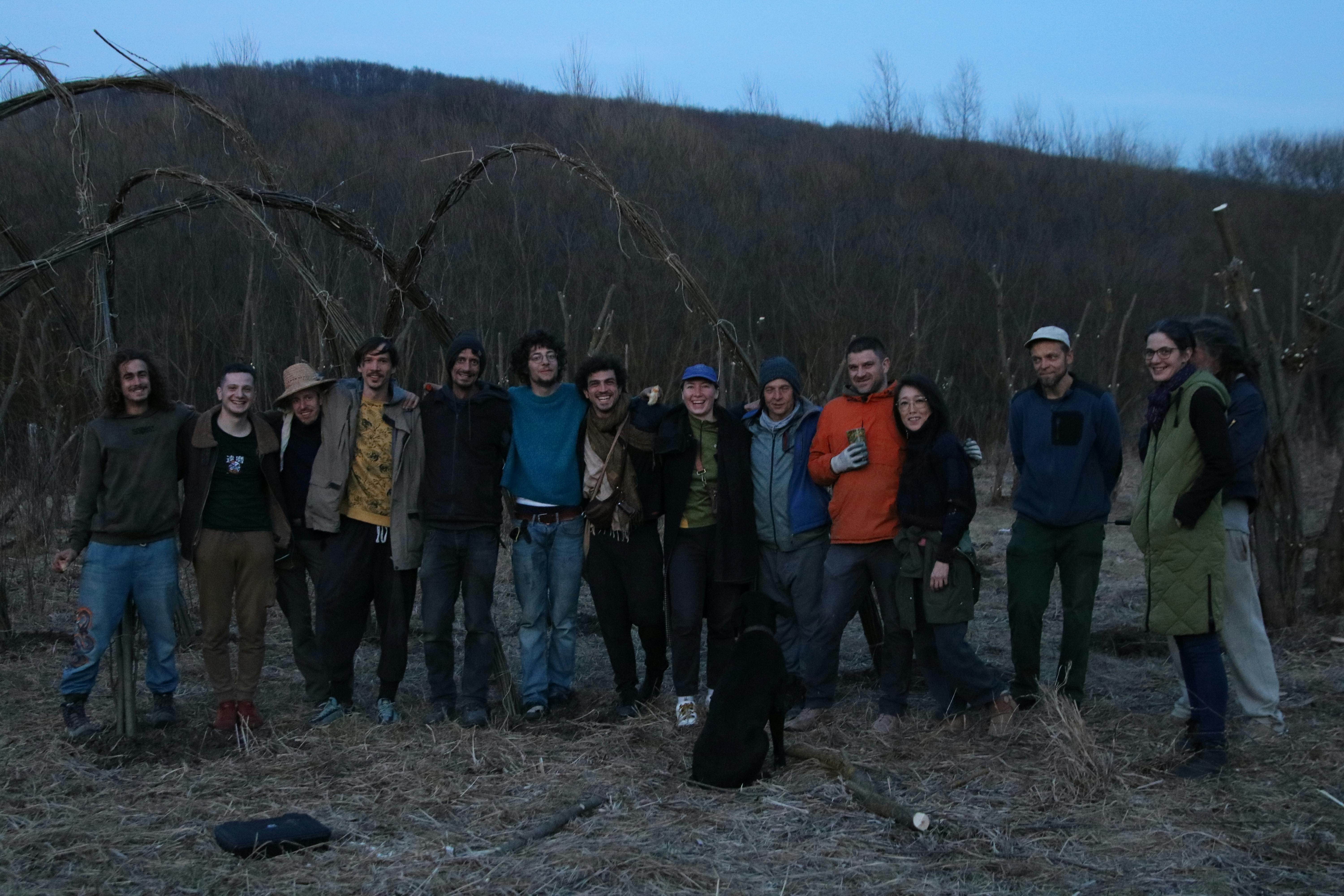 A fűz-dóm építő csapat (2025. március) Team of the willow-dome builders (march 2024).JPG