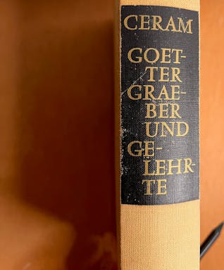 1055_götter gräber und gelehrte - 1.jpeg