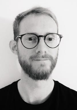 headshot - Michaël Moret (1).JPG