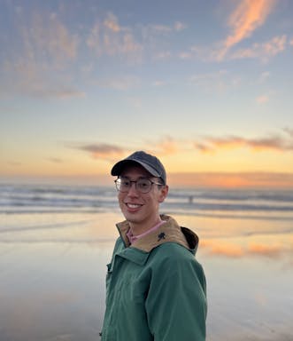 headshot_2023 - Ivan Jayapurna.jpg