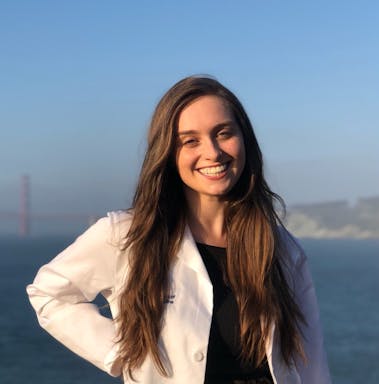 Headshot 2021 - Kira Downey.jpg