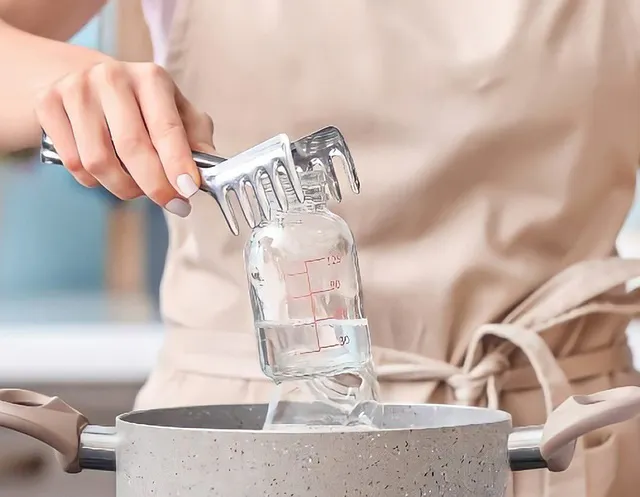 cách pha sữa cho trẻ sơ sinh