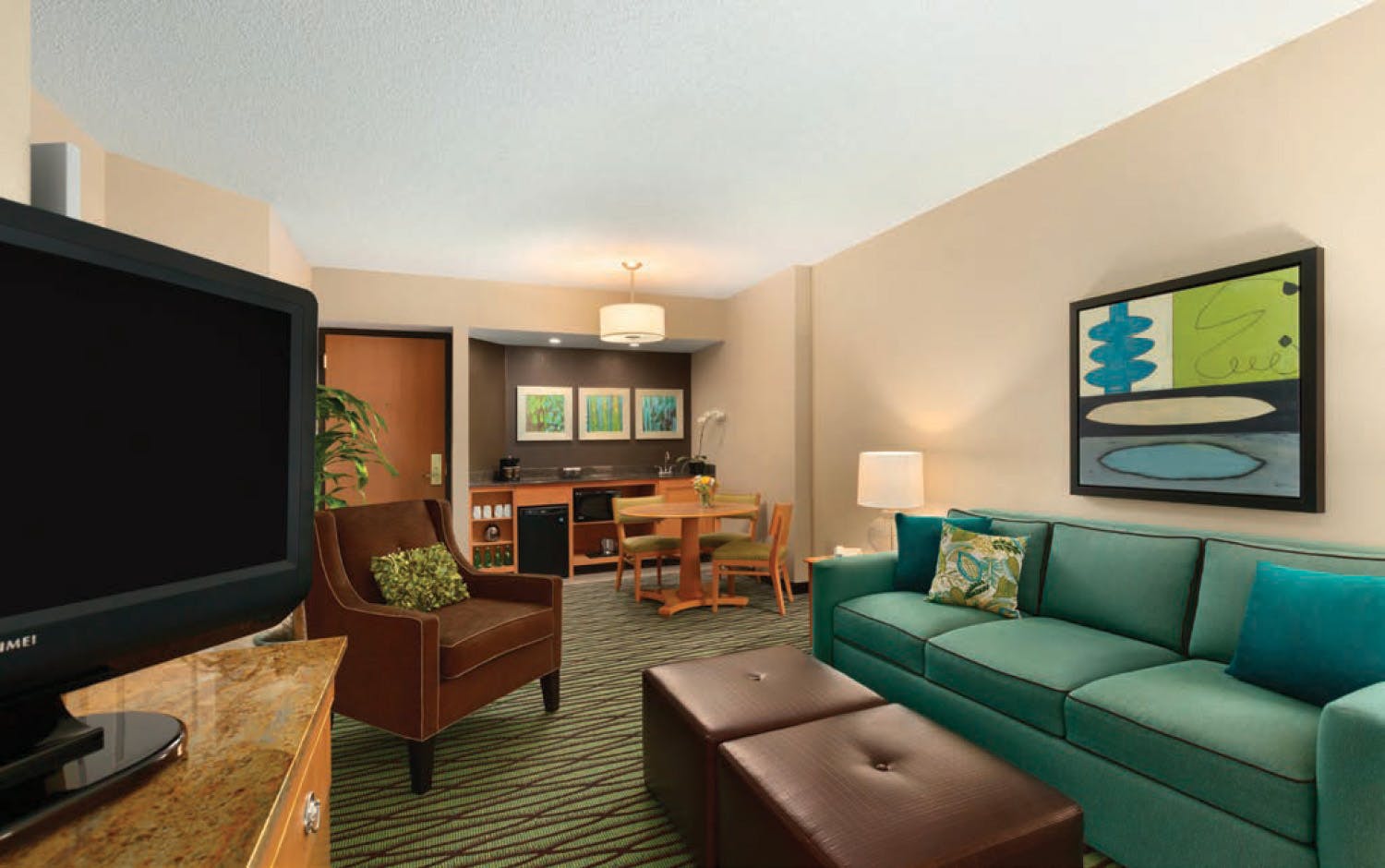 DoubleTreeSuites_Hilton_LR.jpg