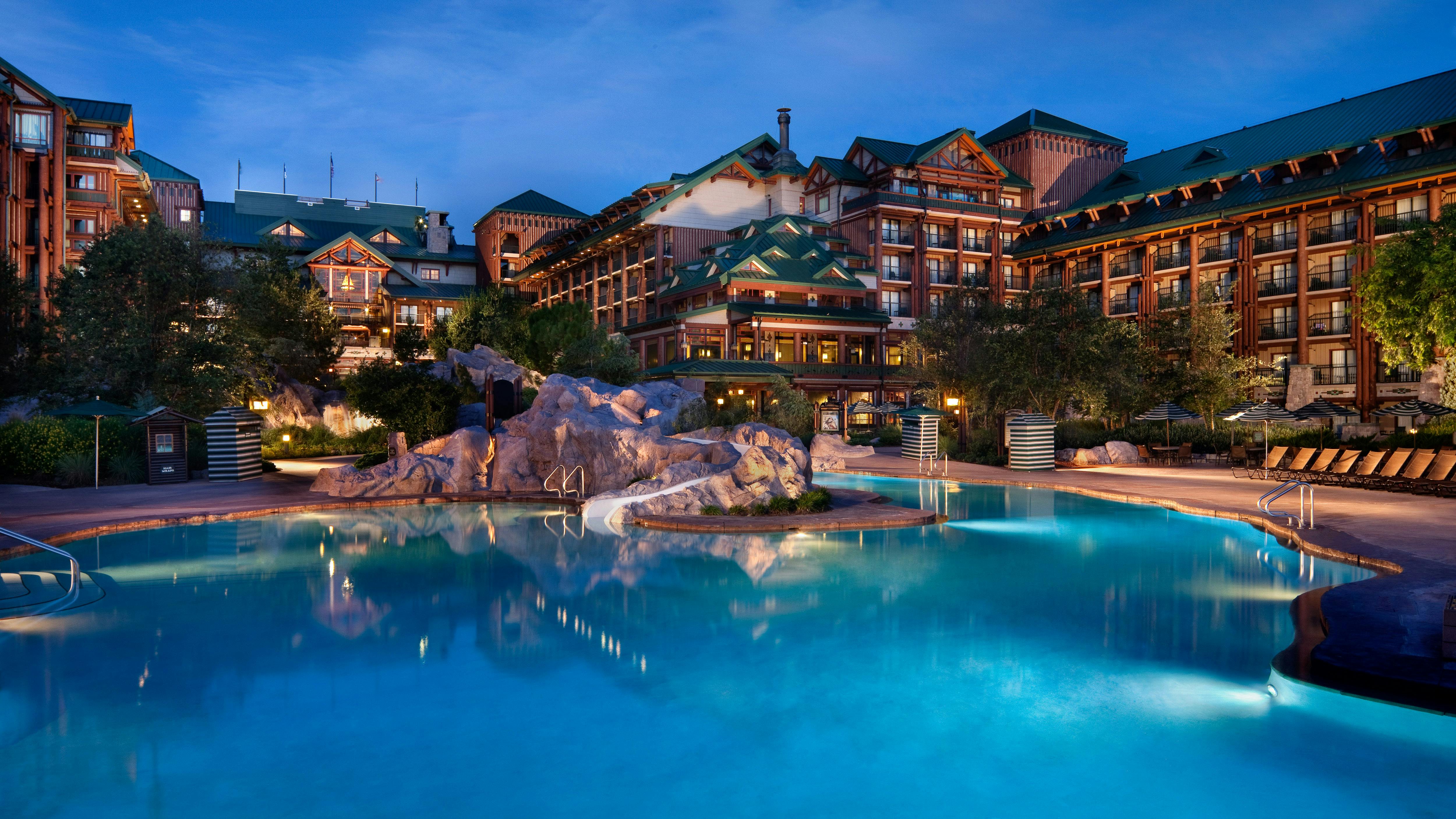 Wilderness_Lodge_pool.jpg