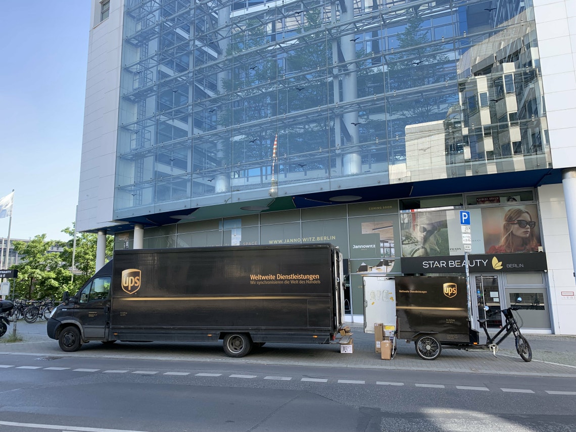 03 Delivery-hub-UPS.jpeg
