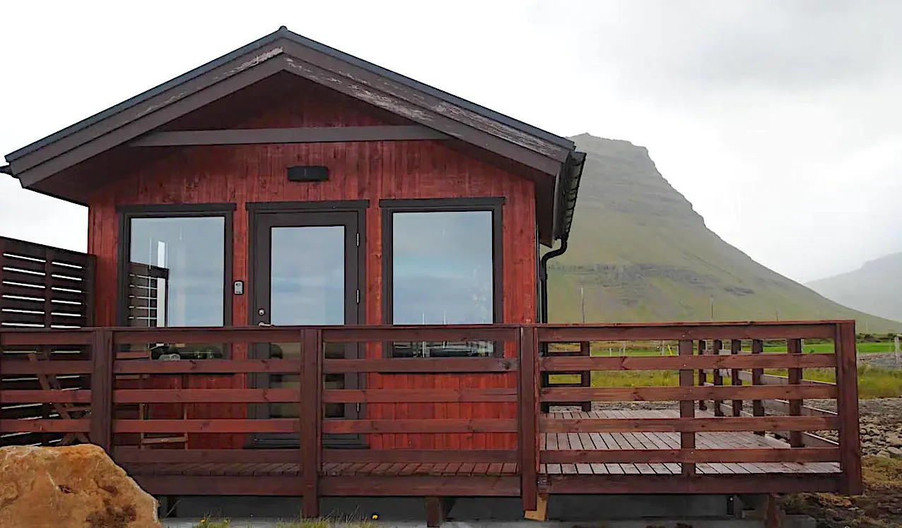 19 Sept 06 Berg Cabin.jpg