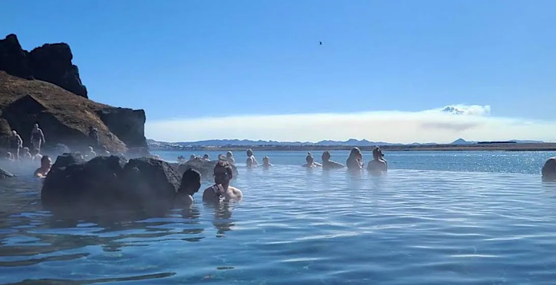 23,24 sept 08 Sky Lagoon.jpg