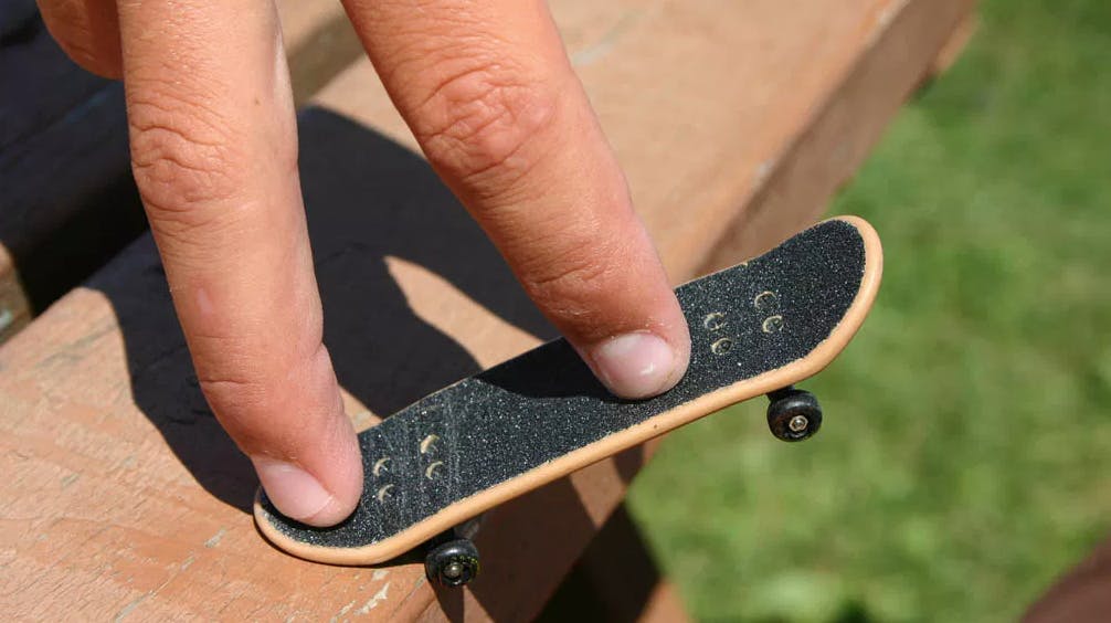 Mini skateboard Grip & Tricks