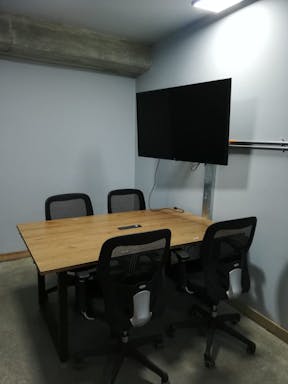 Sala de juntas sala el palo para 4 personas.  (1).jpeg
