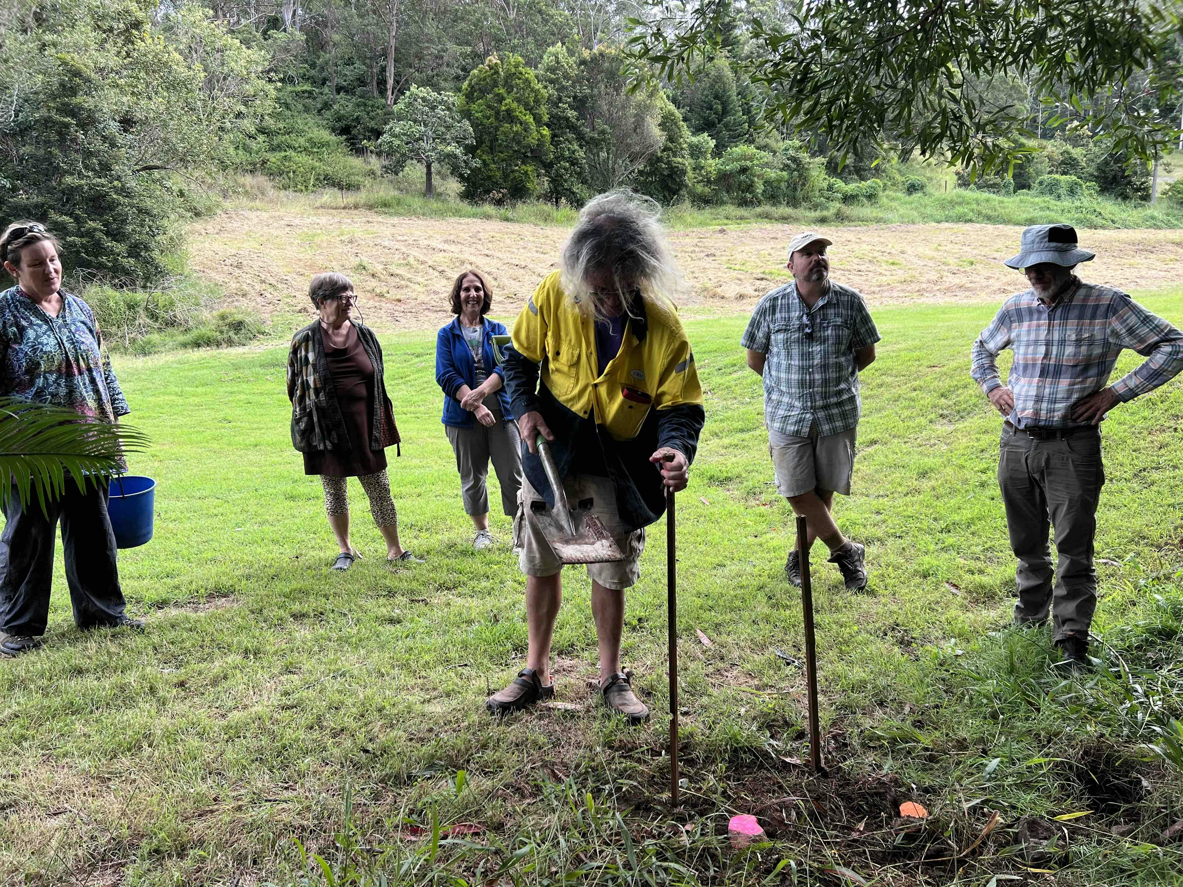 marking the burial spo_IMG_3170.jpg