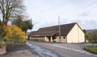 hall11.jpg