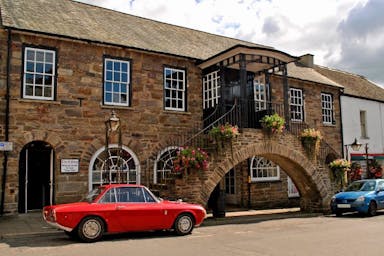 Dulverton Town Hall.jpg