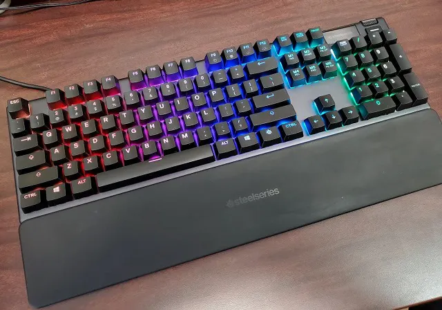 Steelseries Apex 5.jpg