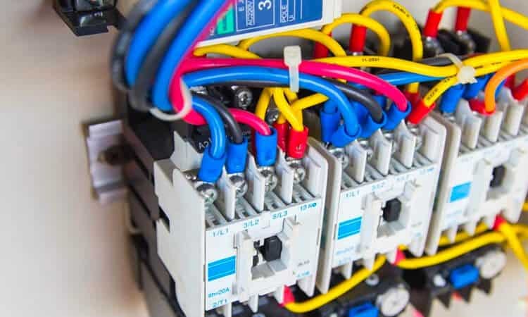 Điện 3 pha được ứng dụng trong nhiều thiết bị điện hoạt động với công suất lớn hiện nay