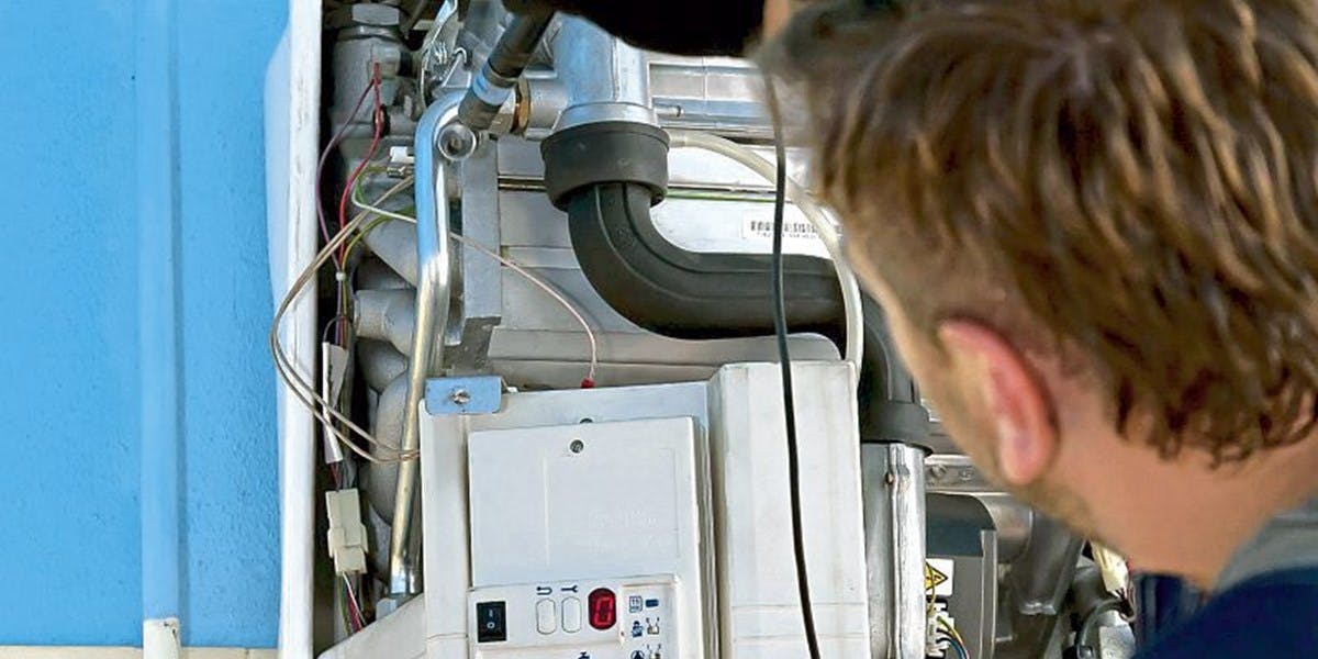 profesional-servicio-tecnicos-valencia.jpg