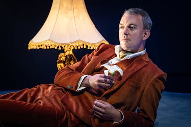Alastair Whatley in The Importance of Being Oscar (c) Marc Brenner(15).jpg