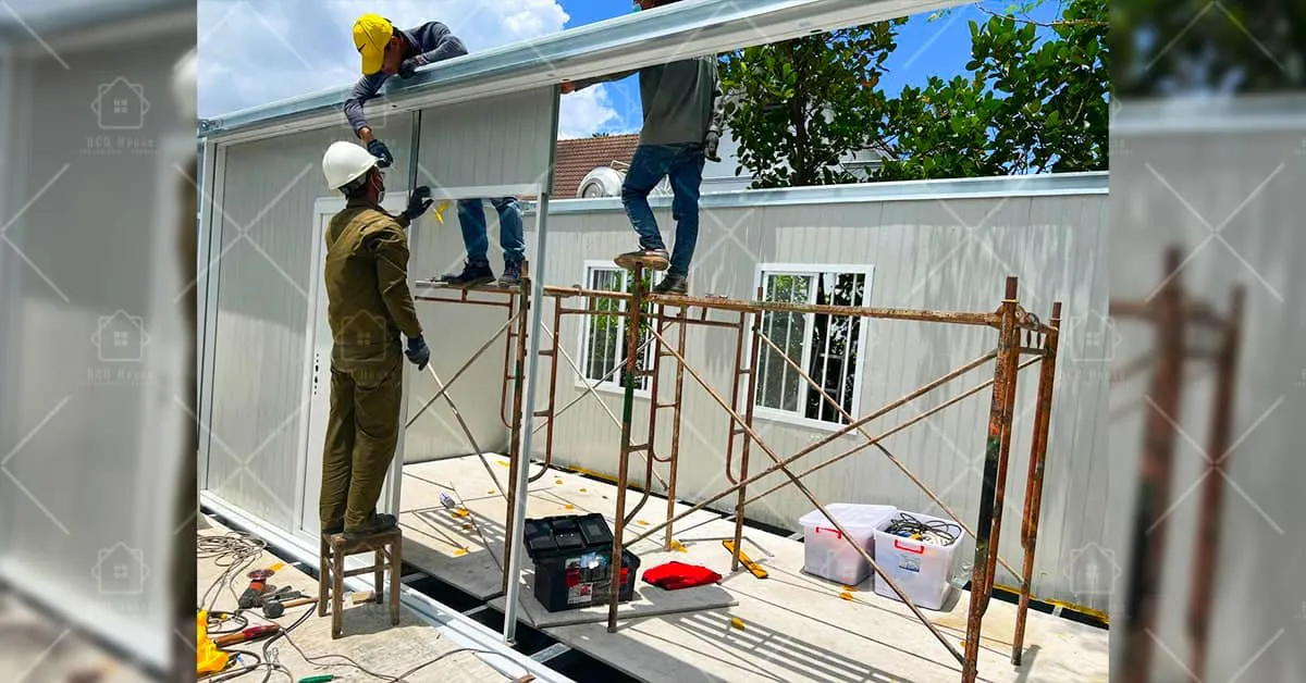 Quá trình lắp ghép phần vách tường bằng panel cao cấp cho công trình lắp ghép tại Thủ Đức