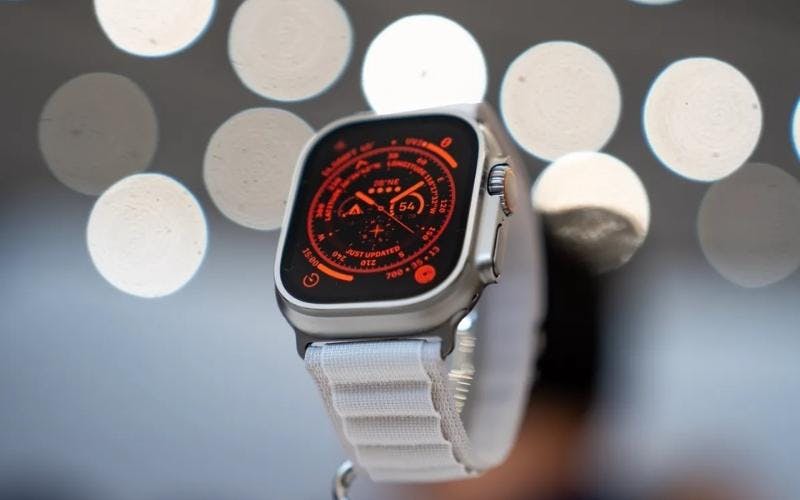 Thiết kế có phần hầm hố trên Apple Watch Ultra 
