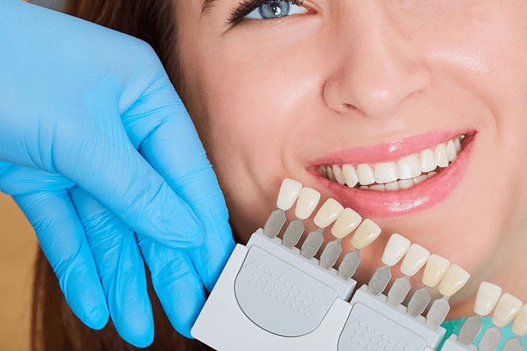 Răng sứ Titan có nhiều ưu điểm nổi bật và phù hợp với nhiều người