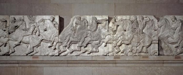 Parthenon-frieze-in-situ.jpg