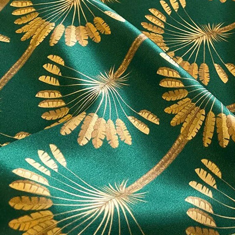 foulard-carre-soie-70-arbre-du-voyageur-vert-gold-detail.jpg