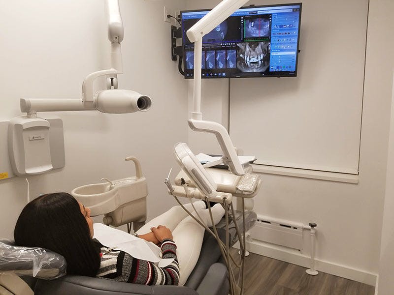 nyc-dental-implant-specialist-Manhattan-implants-center-3.jpg
