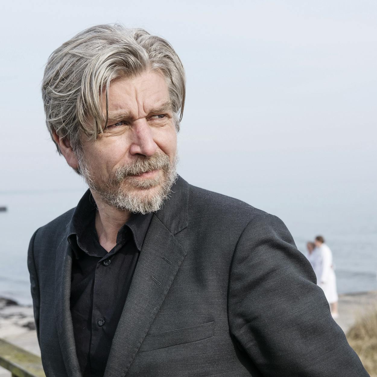 karl_ove_knausga_rd_liten_til_nett.jpg