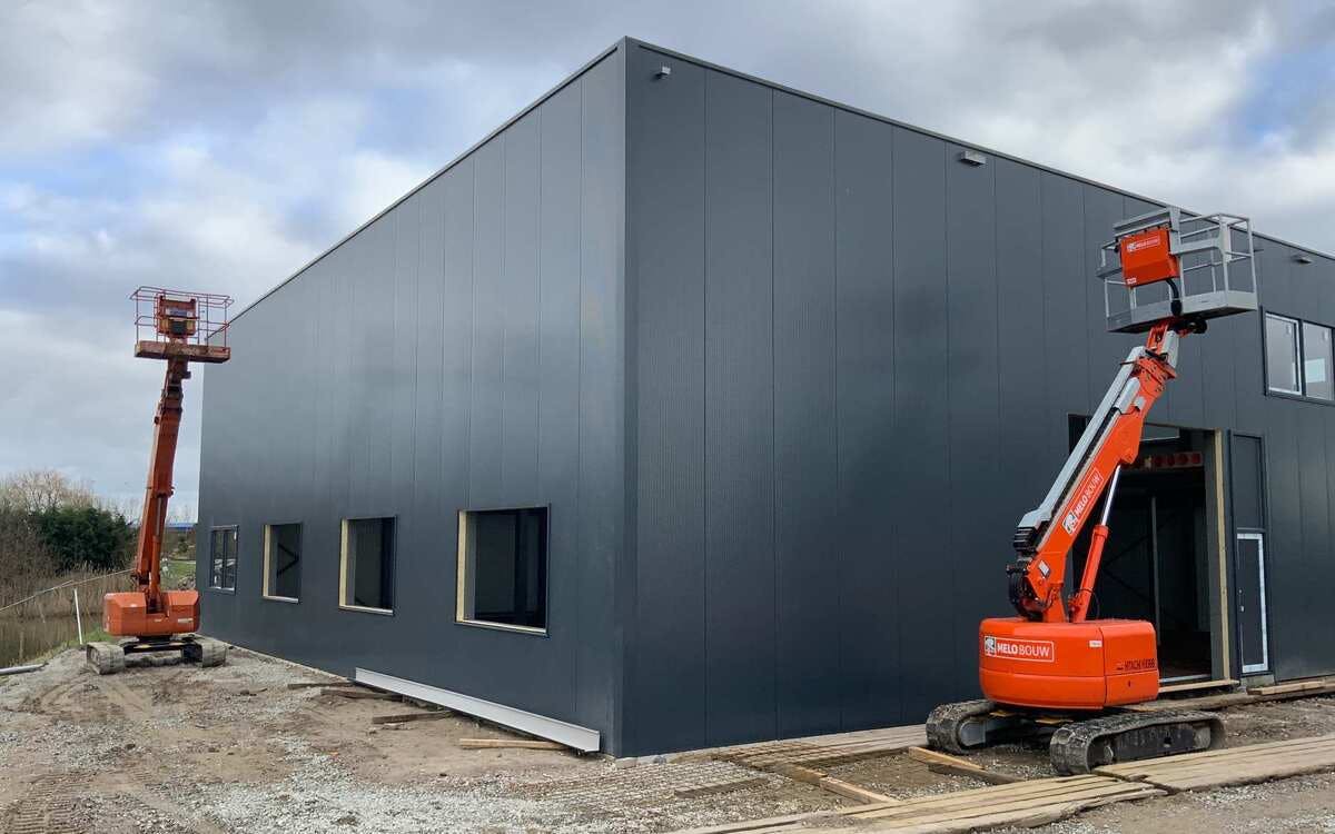 Nhà lắp ghép sử dụng loại tôn cách nhiệt, cách âm