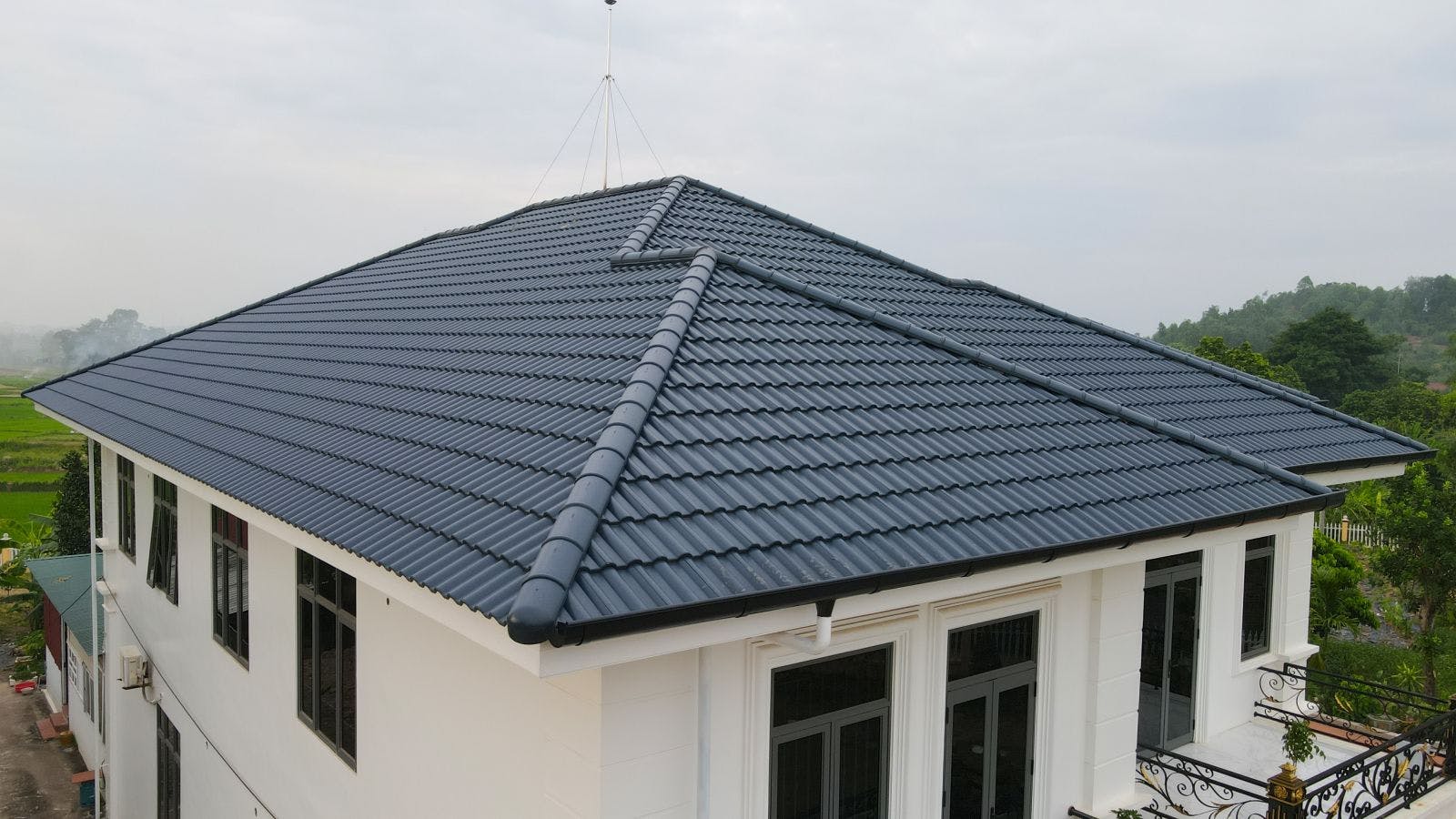 Công trình nhà mái Nhật với độ dốc vừa phải tạo nét thanh lịch cho toàn bộ kiến trúc