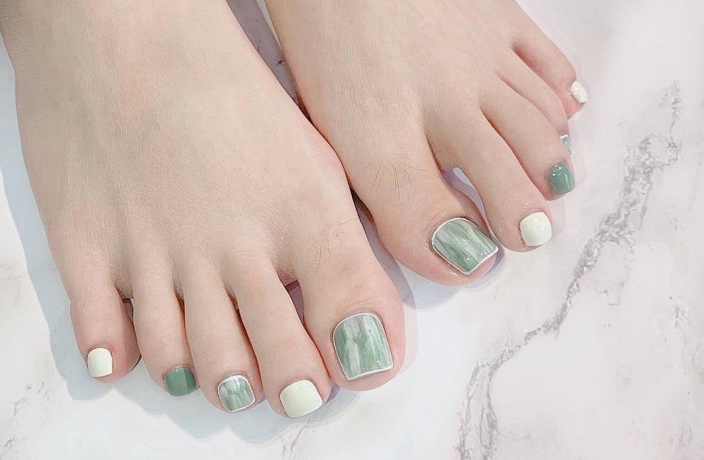 Để tự nhiên hơn, bạn cũng có thể yêu cầu ốp giống form móng thật