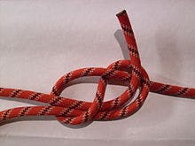 Achterknoten gesteckt.jpg