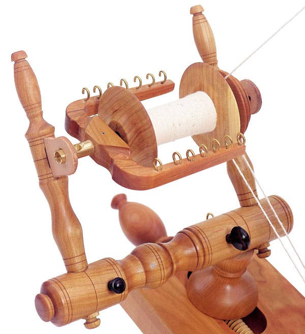 Double-drive spinning wheel
