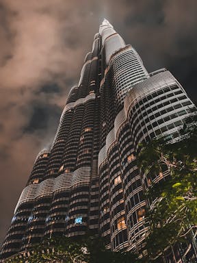 photo-1597659840241-37e2b9c2f55f