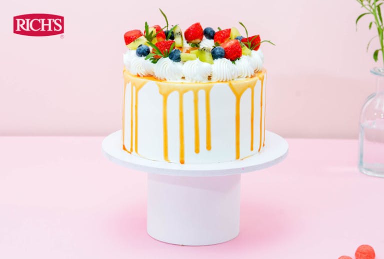 Cách trang trí bánh sinh nhật độc đáo theo chủ đề hoa quả