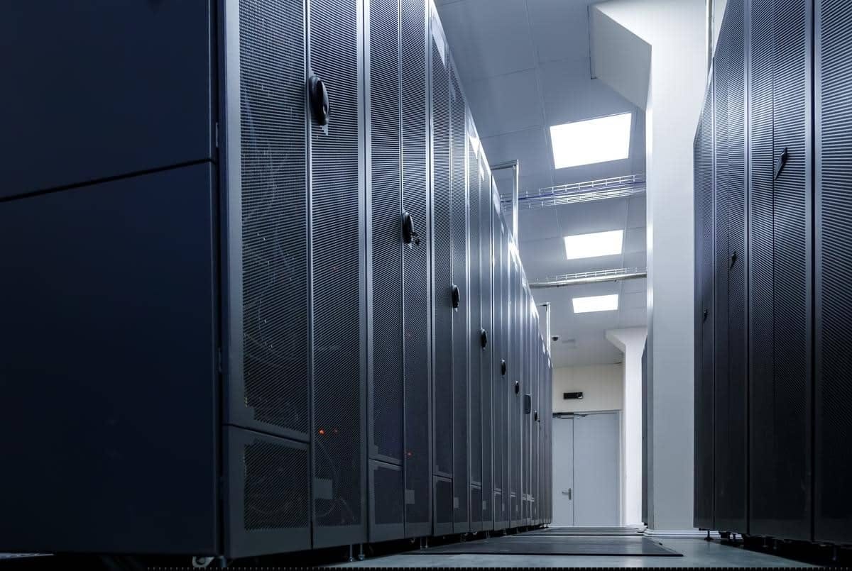 Tủ rack có kích thước lớn thường được ứng dụng tại các doanh nghiệp lớn