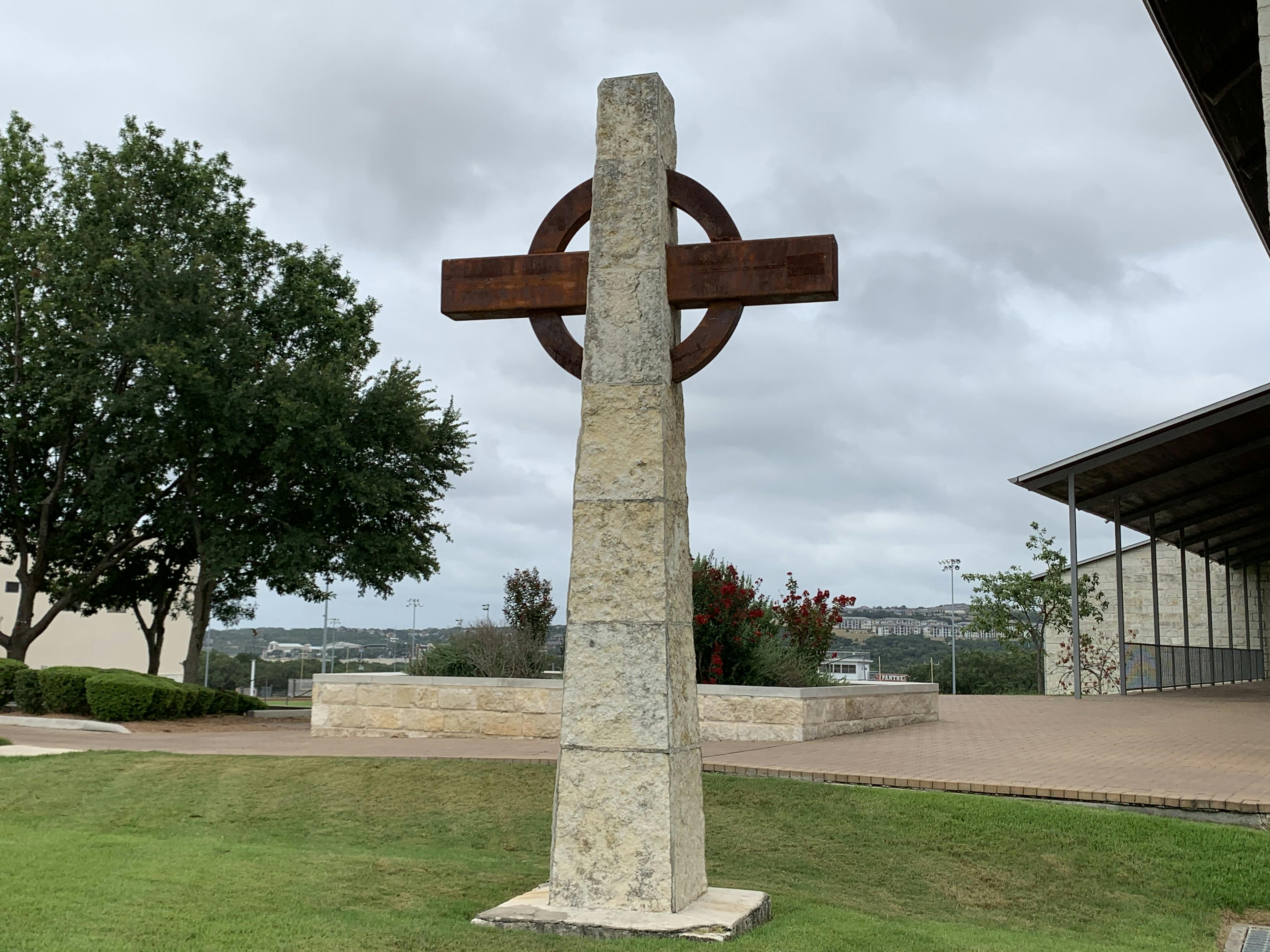 Class of 1998 amphitheater cross.jpg