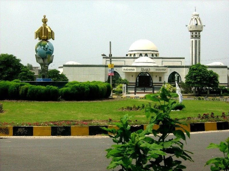 imgi_2_NFC_ECHS_Central_Mosque.jpg