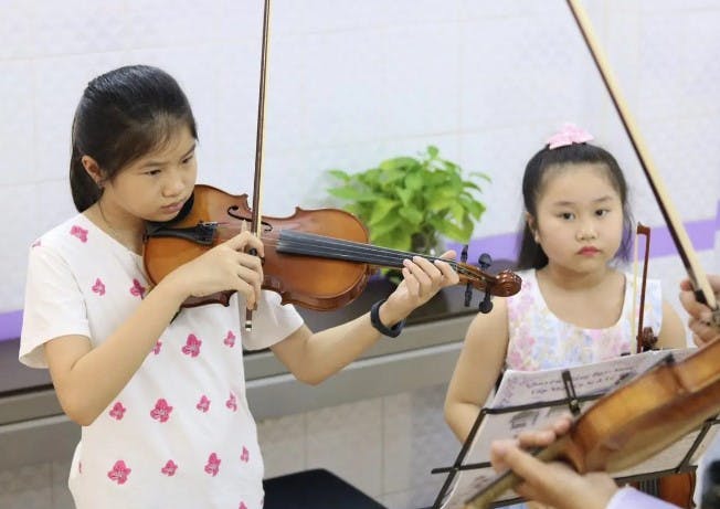 lop-hoc-dan-violin-tai-ha-noi-1.jpg