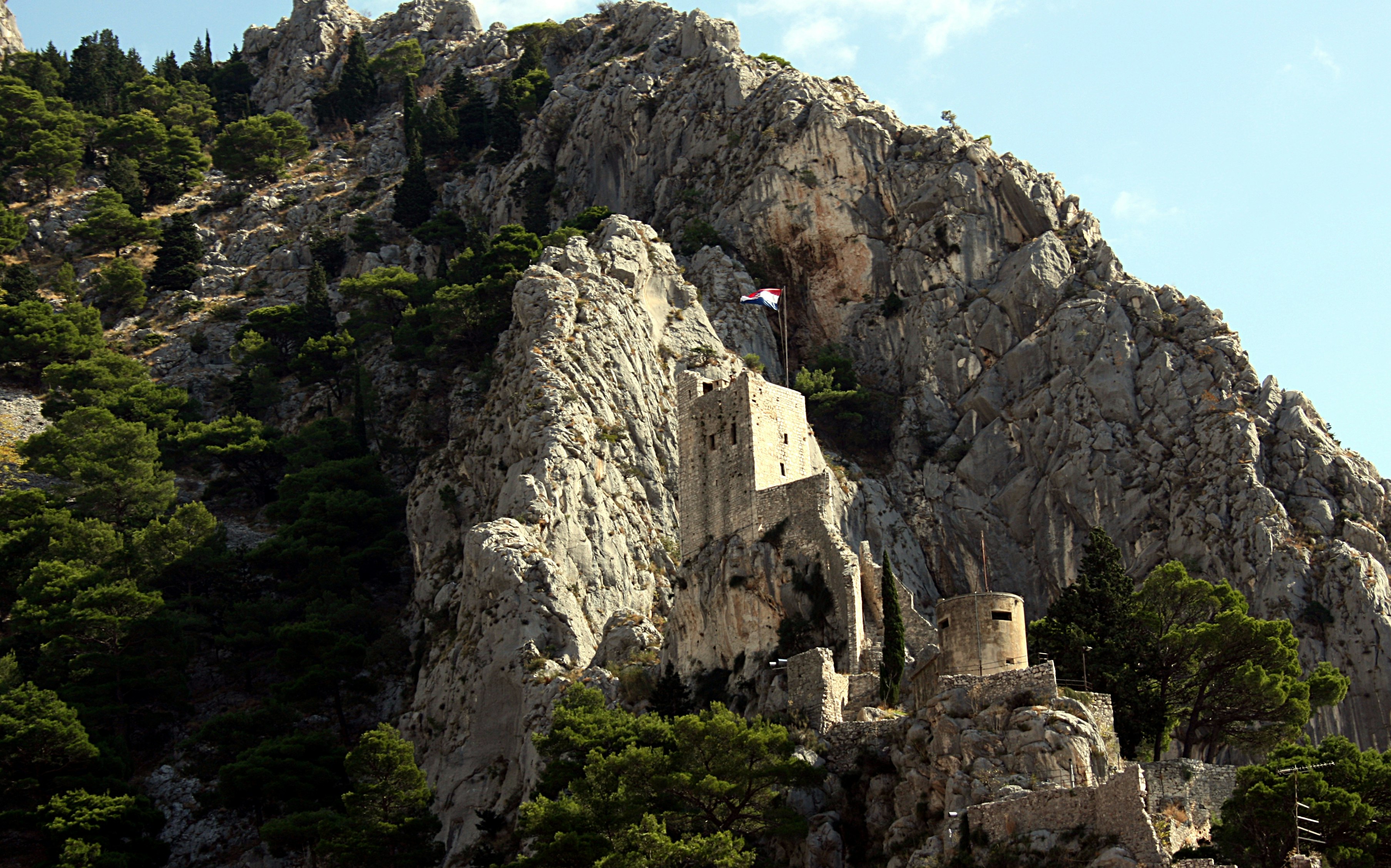 Cetina,_kurz_hinter_Omis_IMG_8228.jfif