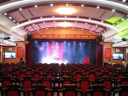 anh-sang-hoi-truong.jpg
